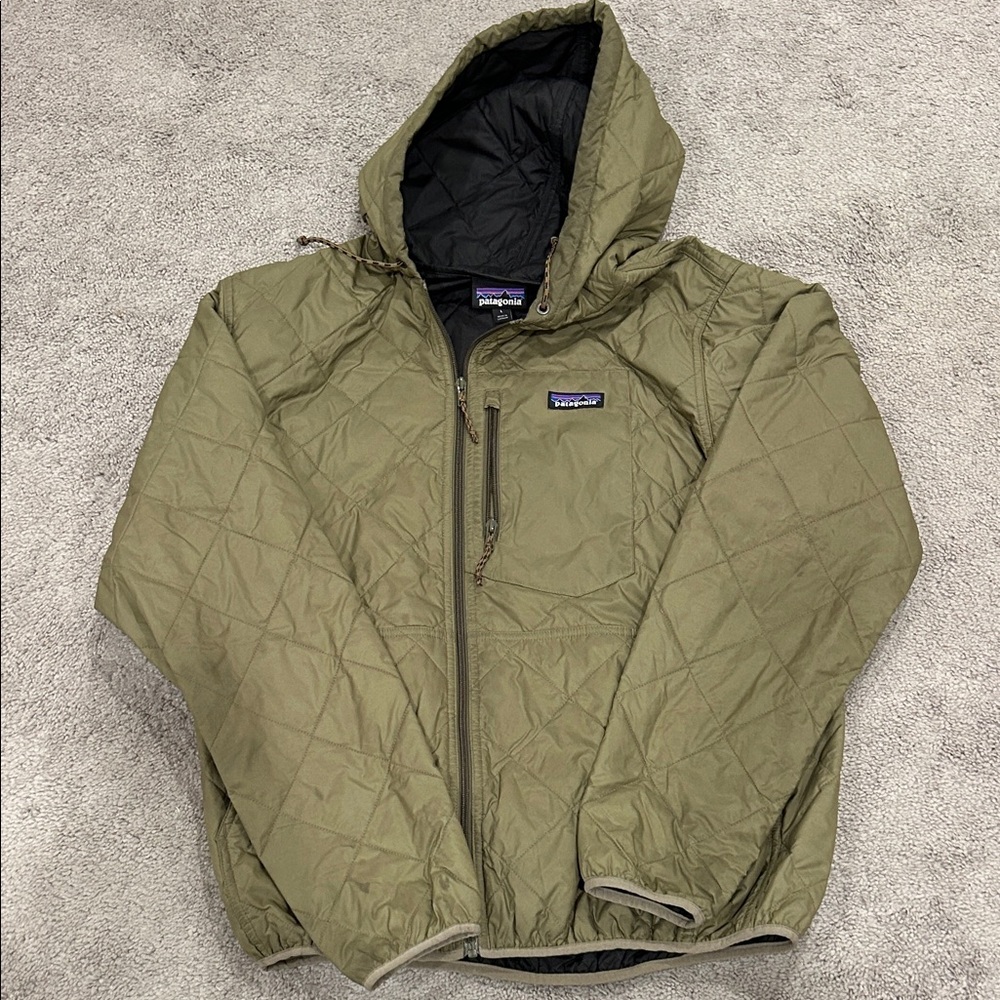 Patagonia Men's Quilted Hooded Jacket in Olive